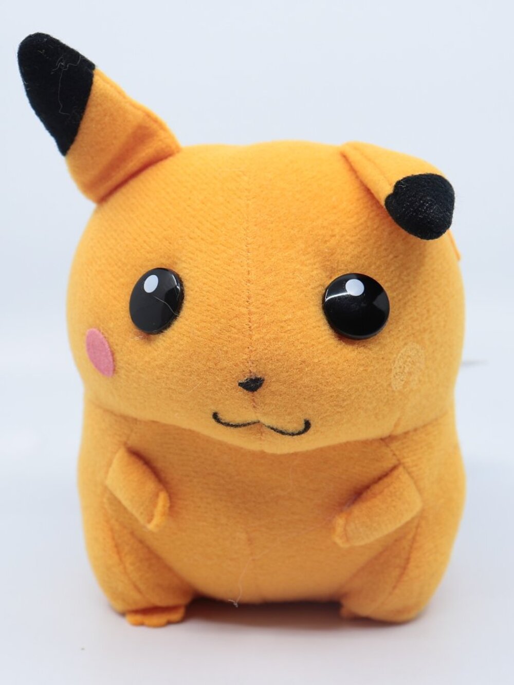 Vintage 1997 Banpresto Pokémon Pikachu Plush 6" NOS w/ Flaw